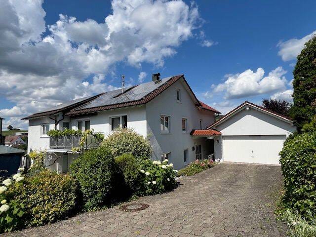 Immobilie in Frittlingen - Zweifamilienhaus mit Einliegerwohnung, Werkstatt und Photovoltaikanlage - Bild 0