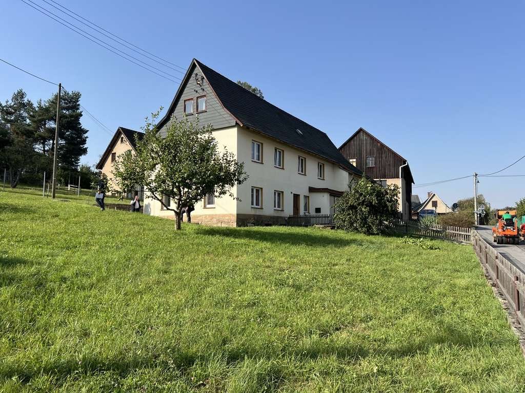 Immobilie in Sebnitz - Hier ist DEIN Projekt!
Wohnhaus mit großer Scheune und großzügigem Grundstück  inmitten der Natur! - Bild 0