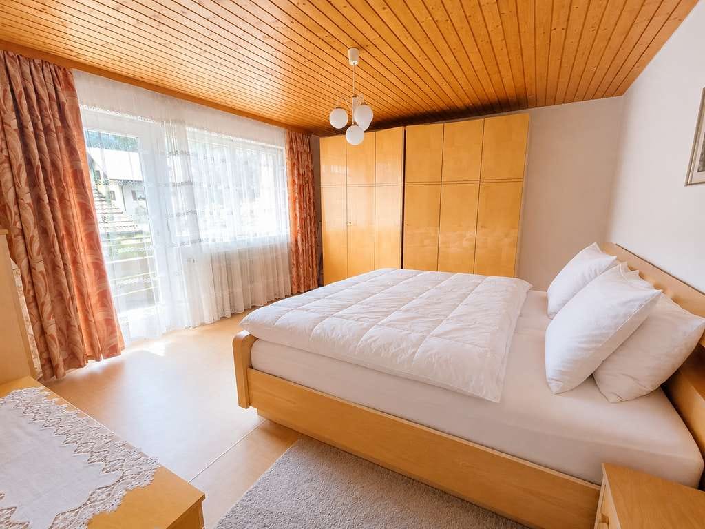 Immobilie in Bayerisch Eisenstein - Großzügiges Mehrgenerationenhaus am Großen Arber mit großem Grundstück und Nebengebäuden - Bild 5