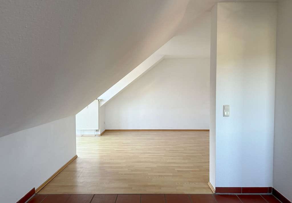Immobilie in Stegaurach - 2-Zimmer-Dachgeschosswohnung mit Balkon in Stegaurach - Bild 2