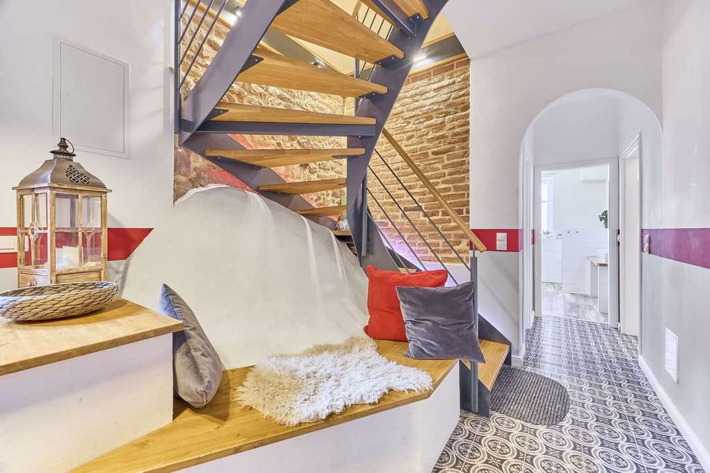 Immobilie in Weisenheim am Berg - Ihr besonderes Schmuckstück: Stilvoll saniertes Wohnhaus mit ausgestattetem Gastronomiebereich - Bild 2
