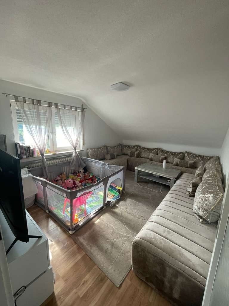 Immobilie in Göppingen - Komplett renovierte 2 Zimmer DG Wohnung in Faurndau! - Bild 2