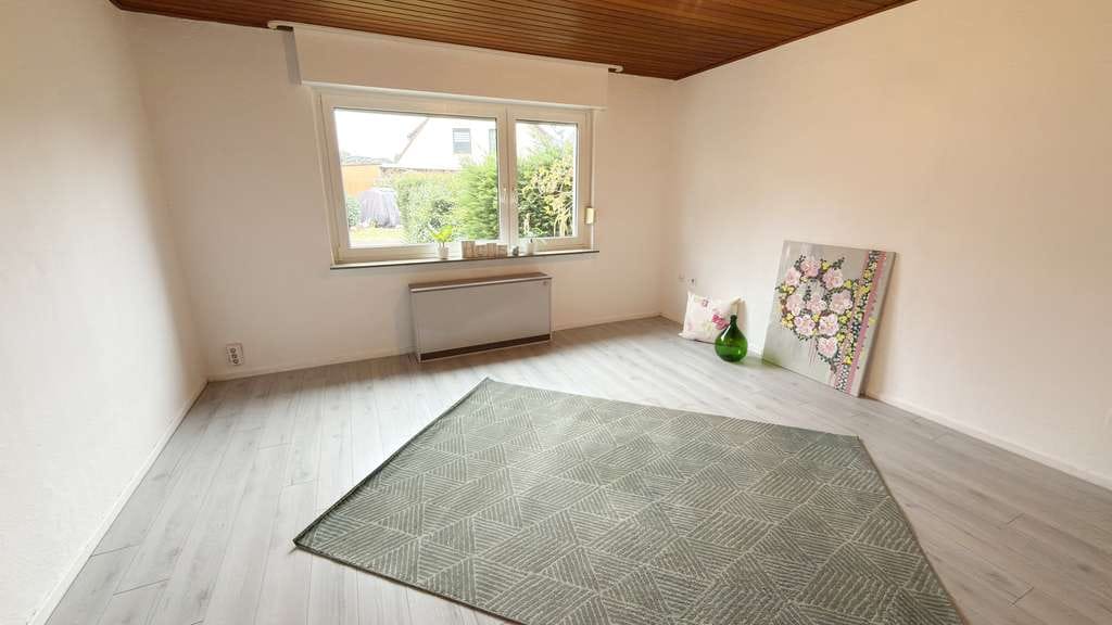 Immobilie in Schwerte - Sanieren und eigenen Standard setzen! 2-Zimmer-Hochparterre mit Stellplatz - Bild 1