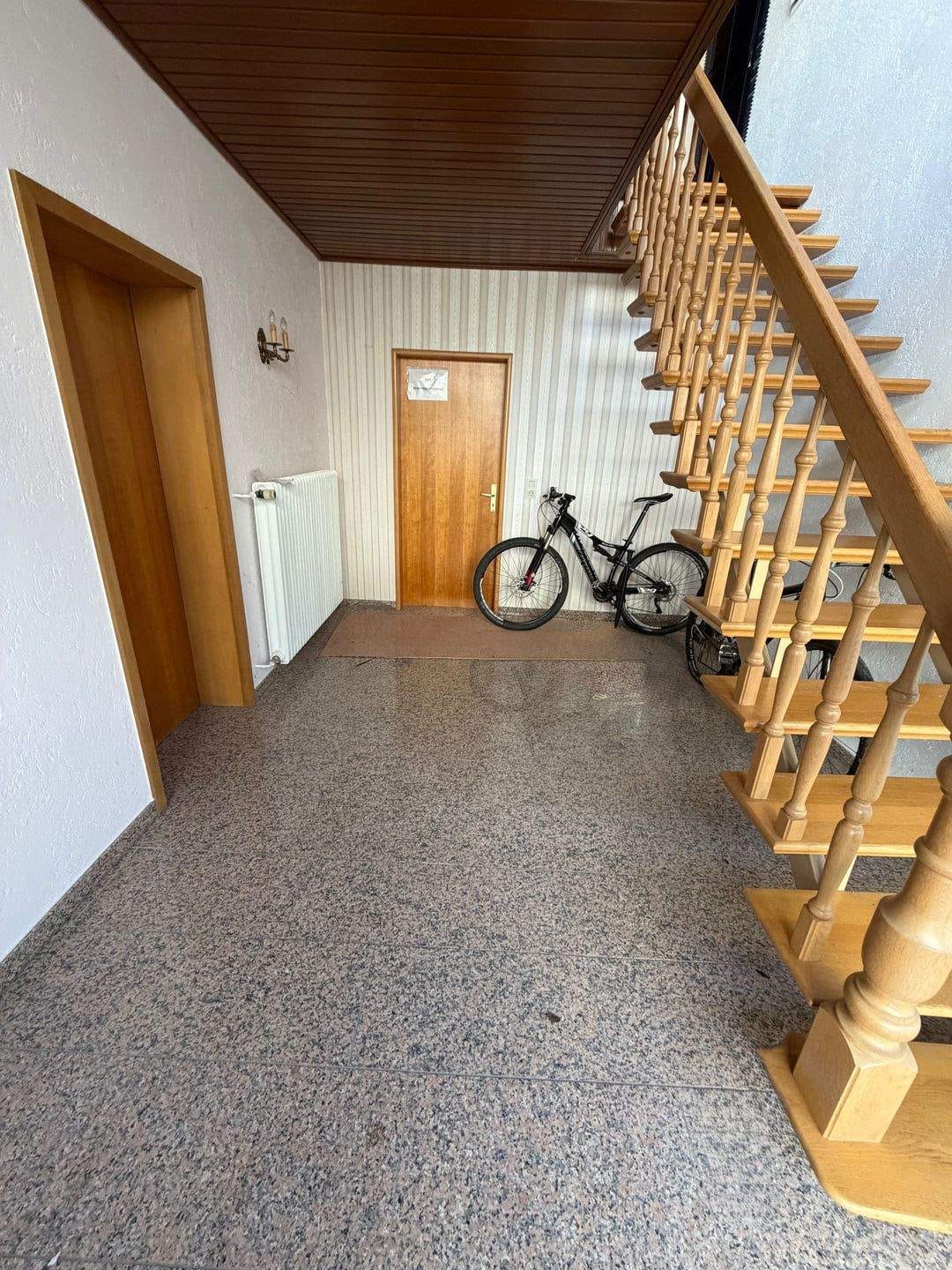 Immobilie in Freisen - Schönes EFH mit Einliegerwohnung & Fernblick in Sackgasse . St. Wendel- Freisen - Bild 4