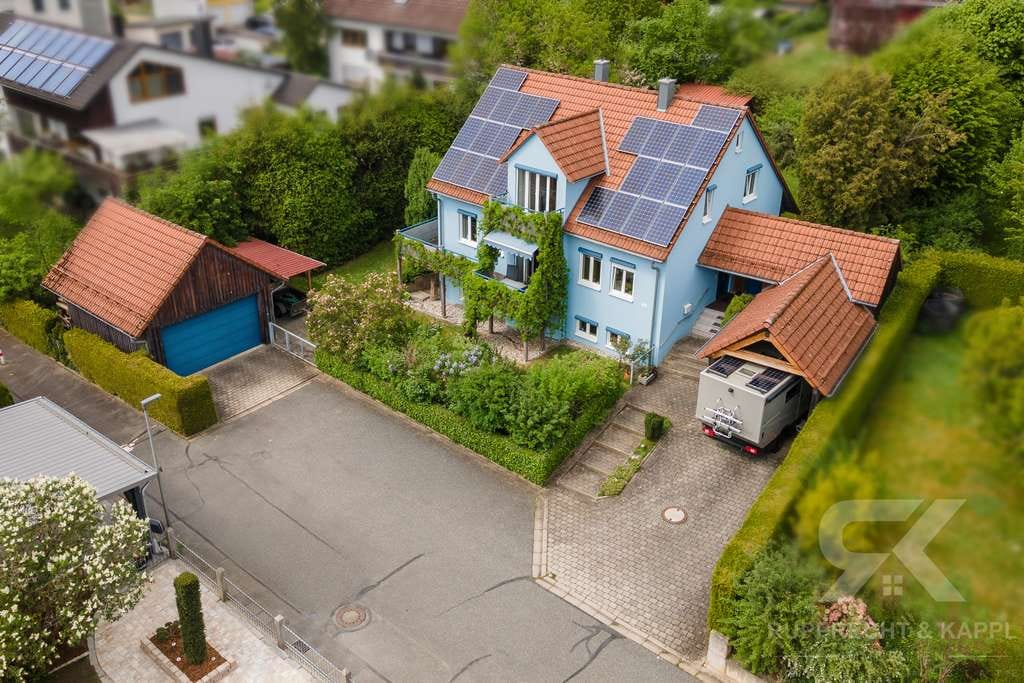 Immobilie in Neustadt an der Waldnaab - Exklusives Einfamilienhaus in bester Lage mit traumhaftem Waldblick und durchdachtem Wohnkonzept - Bild 0