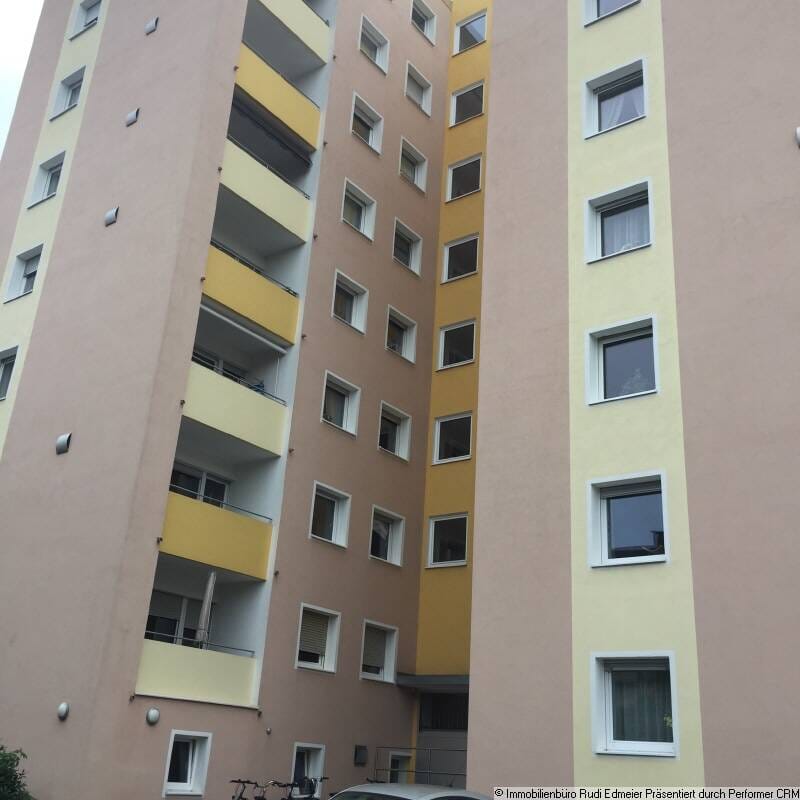 Immobilie in Deggendorf - Sehr schöne helle 3 Zimmer Wohnung mit Balkon -Zentrumsnah - Bild 1