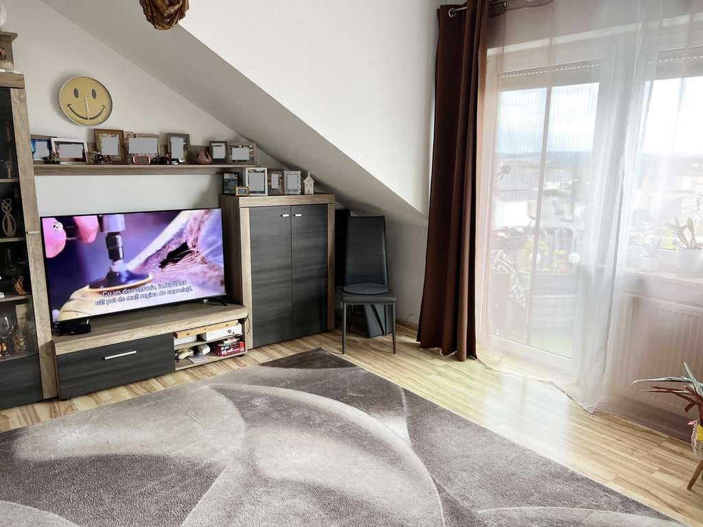 Immobilie in Nickenich - Gepflegte Dachgeschoss-Eigentumswohnung mit Balkon in ruhiger Wohnlage - Bild 4