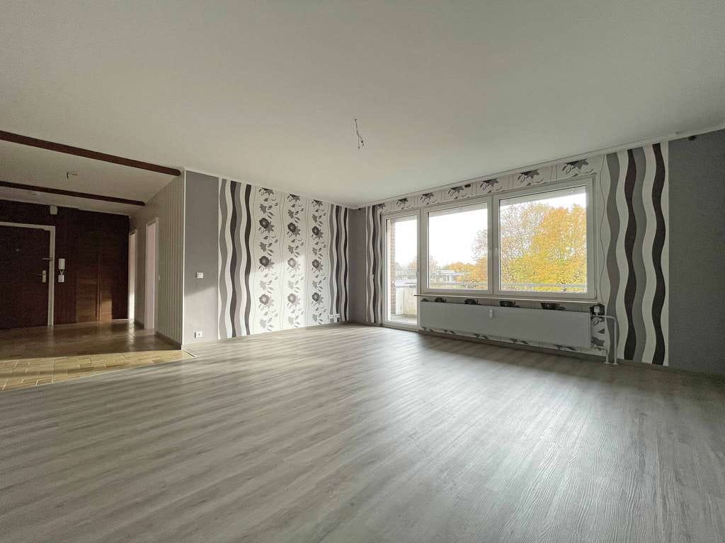 Immobilie in Großhansdorf - 3 - 4 Zimmer Endetage mit Loggia - Bild 2