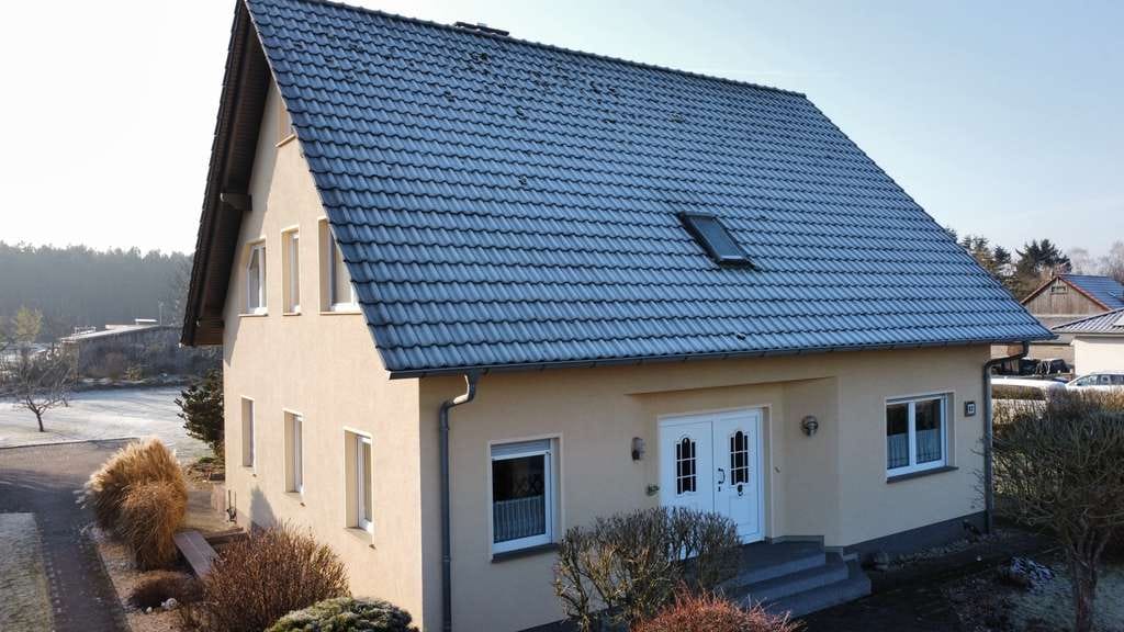 Immobilie in Storbeck-Frankendorf - Viel Platz für große Pläne: Wohnhaus mit 8 Zimmern und Keller auf großem Grundstück in Frankendorf - Bild 0