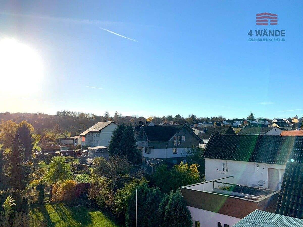 Immobilie in Fernwald - Saniertes Dreifamilienhaus und ein neu gebautes Zweifamilienhaus in Fernwald - Steinbach - Bild 2