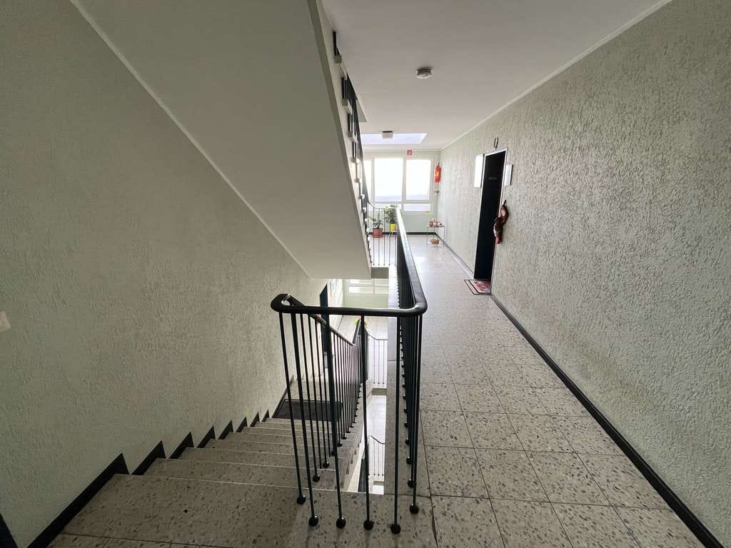 Immobilie in Neukirchen-Vluyn - Für Kapitalanleger: Vermietete und sehr gepflegte Dachgeschosswohnung mit Aufzug in zentraler Lage v - Bild 2