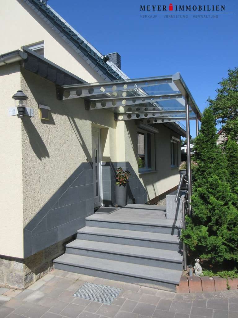 Immobilie in Lübbenau/Spreewald - 1-A-Wohnen & richtig viel Platz für das Hobby: Top-EFH mit Halle, Werkstatt & Büro, Garagen - Bild 3
