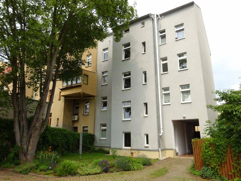 Immobilie in Gera - Helle, großzügige 2-Zimmer-Wohnung im Hochparterre mit Stellplatz - Bild 0