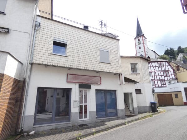 Immobilie in Briedel - Teilweise vermietetes Wohn- und Geschäftshaus in zentraler Lage von Briedel, nahe Zell - Bild 0