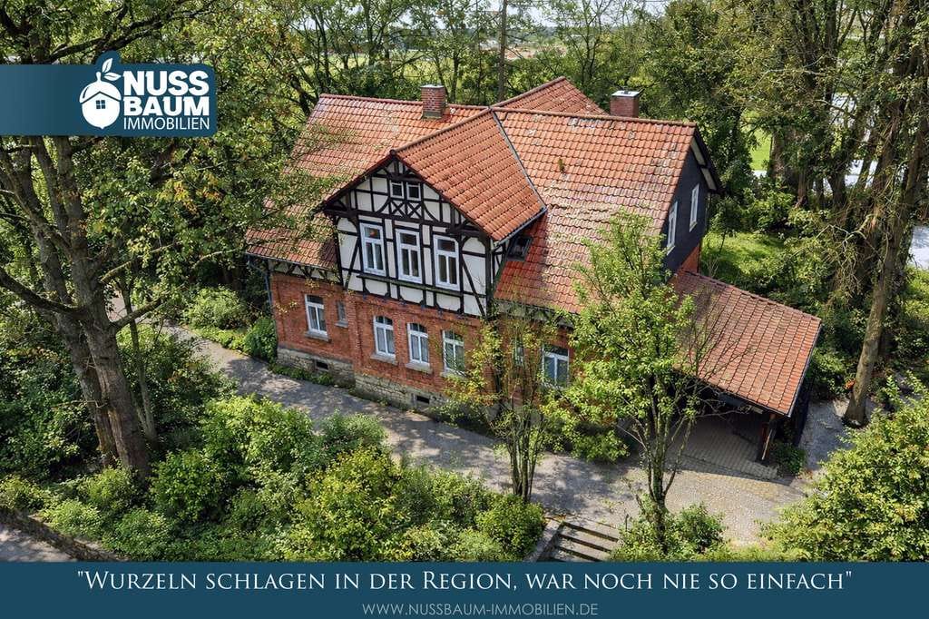 Immobilie in Hildburghausen - Vielseitige Fachwerk-Villa mit großem Garten in ruhiger Randlage - Bild 0