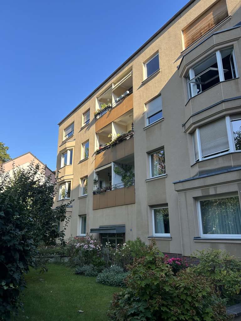 Immobilie in Nürnberg - Dachgeschosseinheit mit Burgblick (Teileigentum) und Einzelgarage - Bild 0