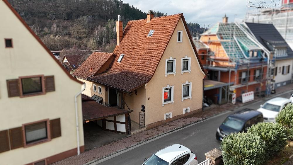 Immobilie in Rodalben - +++ Charmantes Einfamilienhaus mit Südausrichtung, Wintergärten, Carport in bevorzugter, ruhiger Wohnlage+++ - Bild 1