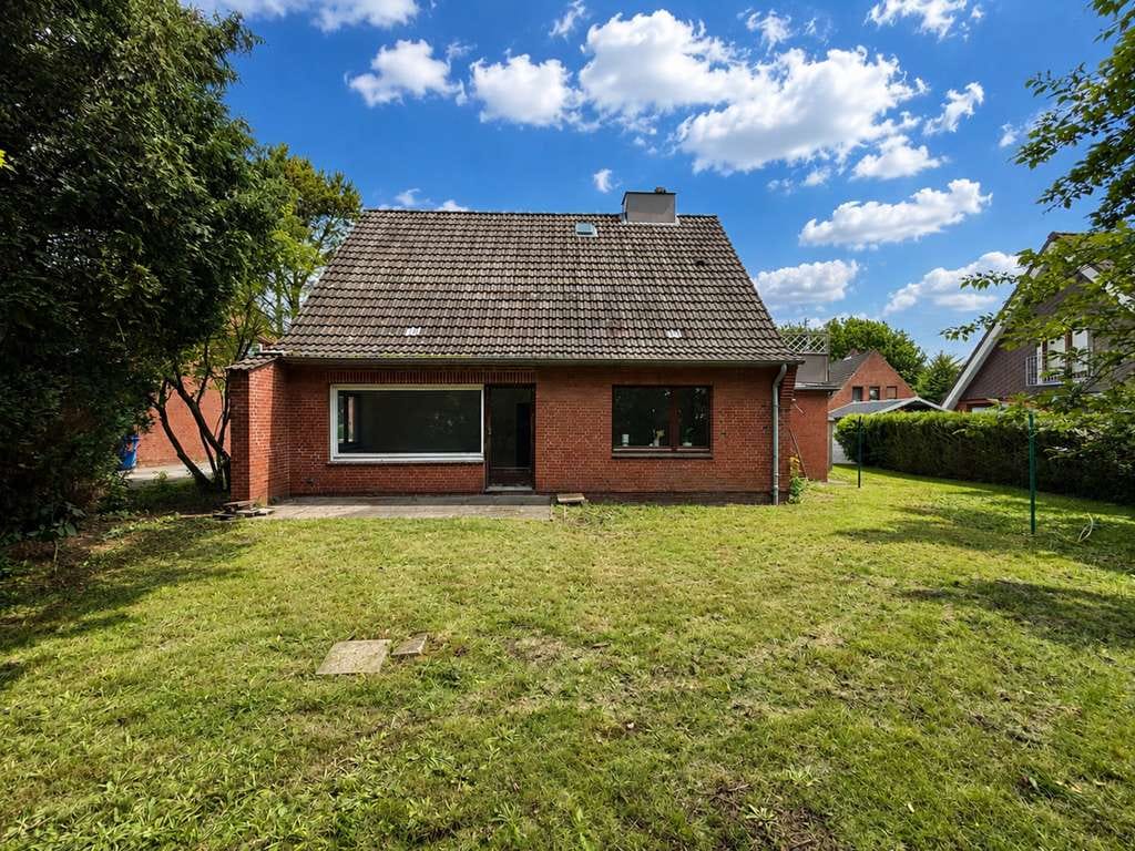 Immobilie in Meldorf - Renovierungsbedürftiges Einfamilienhaus mit Einliegerwohnung in ruhiger Wohnlage von Meldorf! - Bild 1