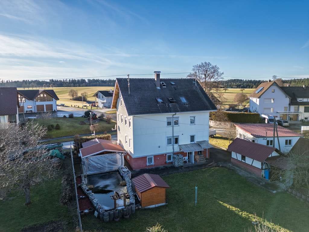 Immobilie in Epfendorf - Großzügiges Wohnhaus mit drei Einheiten – ideal für Mehrgenerationen oder Teilvermietung - Bild 2