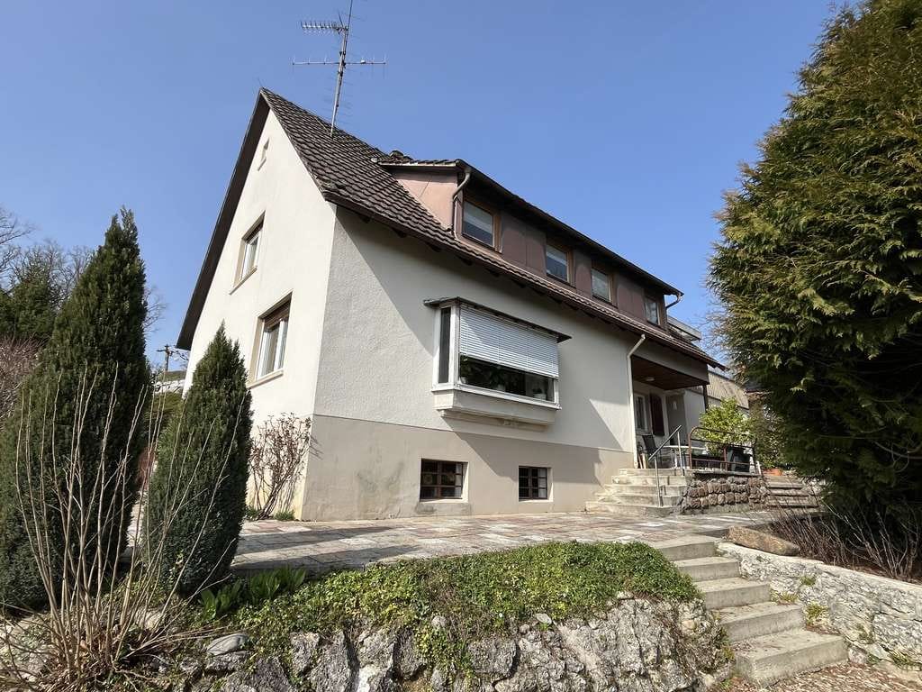 Immobilie in Steinen - Freistehendes Zweifamilienwohnhaus mit Doppelgarage, auf einem sehr schönen, großen Grundstück - Bild 3