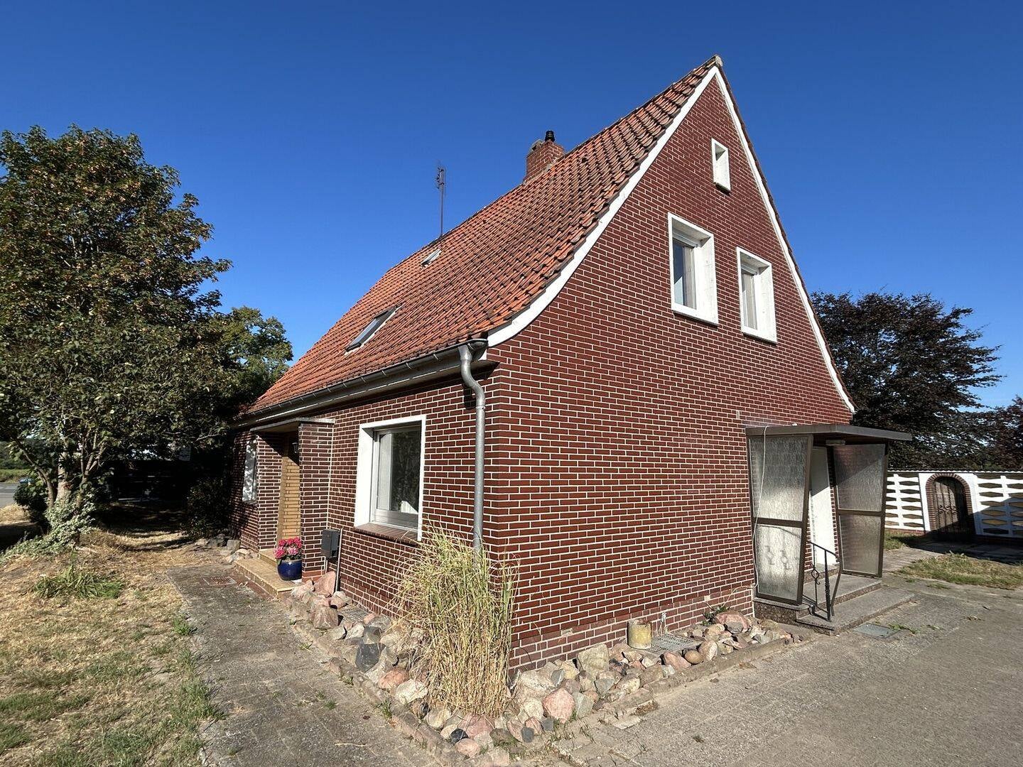 Immobilie in Drentwede - Einfamilienhaus mit Charme und großem Grundstück in Drentwede - Bild 1