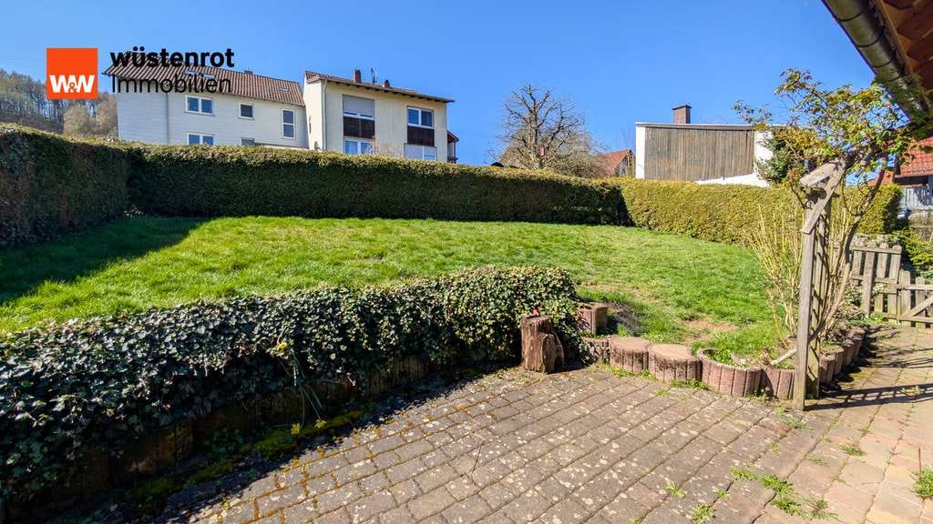 Immobilie in Queidersbach - Einfamilienhaus mit separater Einliegerwohnung – Wohnen & Miete kombinieren - Bild 2