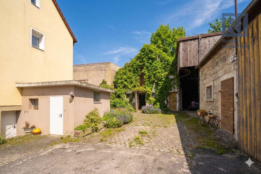 Immobilie in Marktbreit - Einfamilienhaus mit großzügigen Nebengebäuden - Bild 1