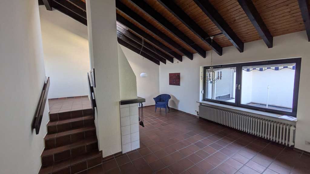Immobilie in Marburg - Vielseitiges Einfamilienhaus mit zwei Einliegerwohnungen in Marburg-Wehrda - Bild 4