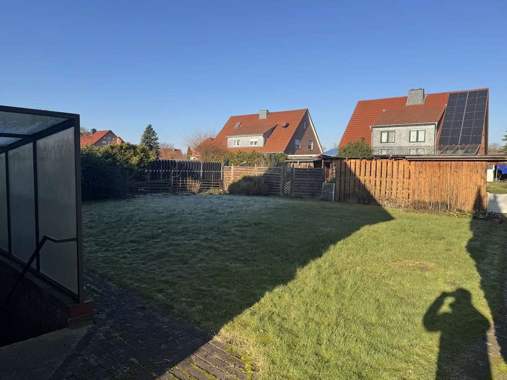 Immobilie in Neustadt am Rübenberge - Zweifamilienhaus  oder Grundstück! Wunderschöne Lage mit großer Doppelgarage - Bild 3