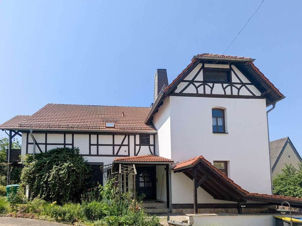 Immobilie in Geithain - Charmantes MFH in ruhiger Lage | Großes Grundstück mit Garten und Garagen! | S-Bahn-Anschluss - Bild 2