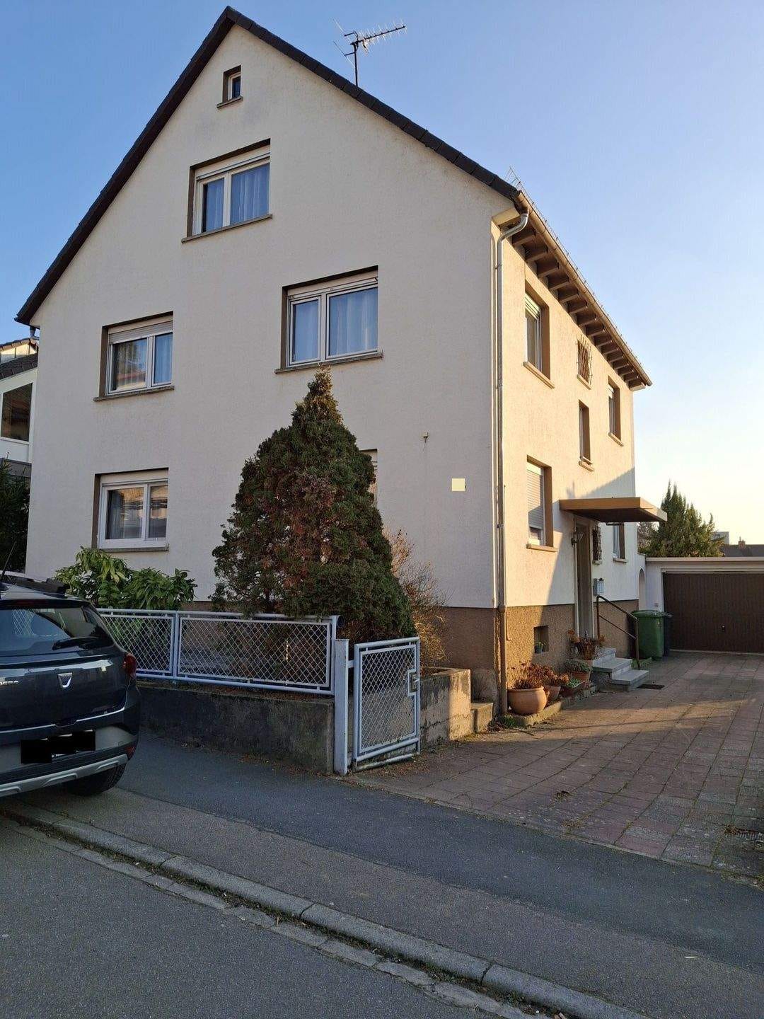 Immobilie in Weinheim - Sehr gepflegtes Dreifamilienhaus - Bild 0