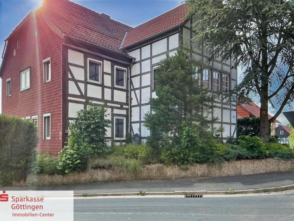 Immobilie in Jühnde - Großzügiges Zweifamilienhaus, auch gewerblich nutzbar, frei in Jühnde - Bild 0