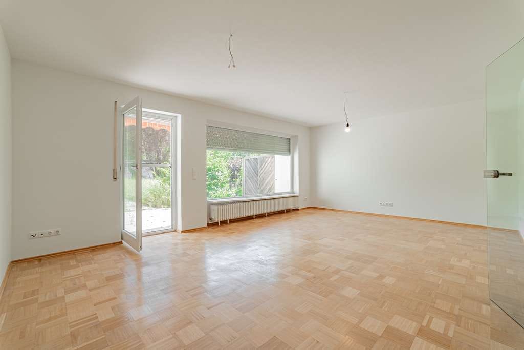 Immobilie in Neubiberg - NEUBIBERG / Renoviertes Reihenhaus in begehrter Lage / KAUF GEGEN GEBOT - Bild 2