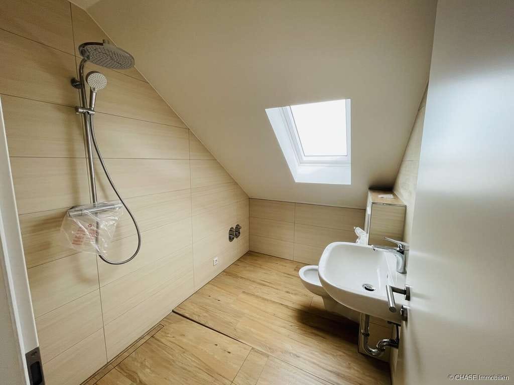 Immobilie in Hehlen - Kernsaniertes Einfamilienhaus mit Einliegerwohnung in 37619 Hehlen - Ruhiges Wohnen mit TOP-Komfort! - Bild 3