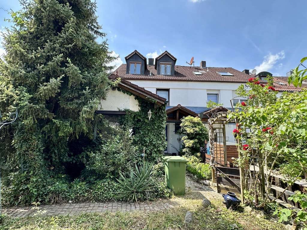 Immobilie in Donaustauf - Ein Haus voller Möglichkeiten wartet auf neues Leben - Bild 1
