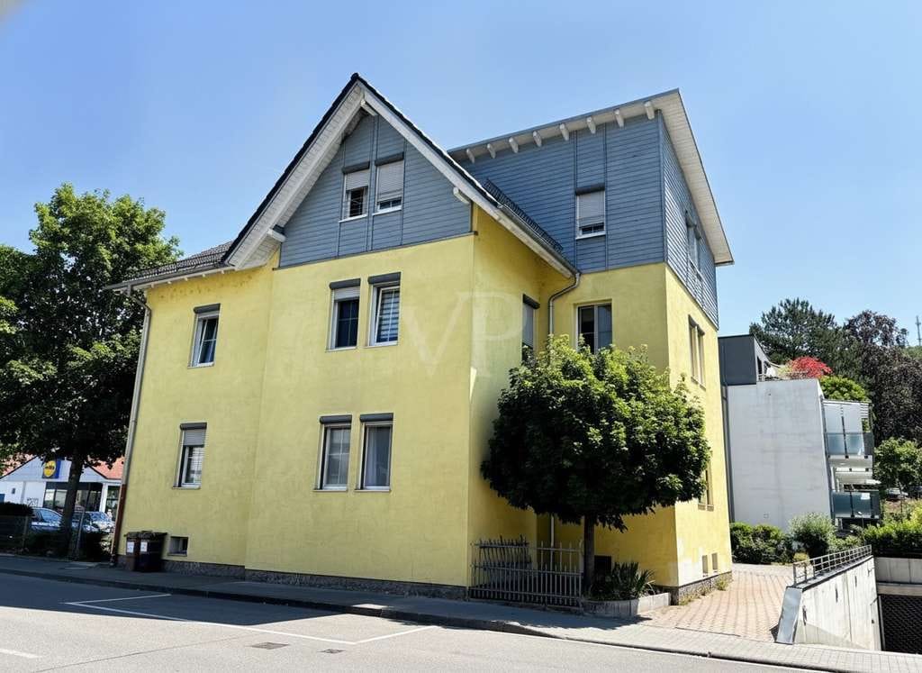 Immobilie in Nagold - Zentrale Lage, 3 WE im Altbaustil mit hohen Räumen und moderner Außenansicht - Bild 1