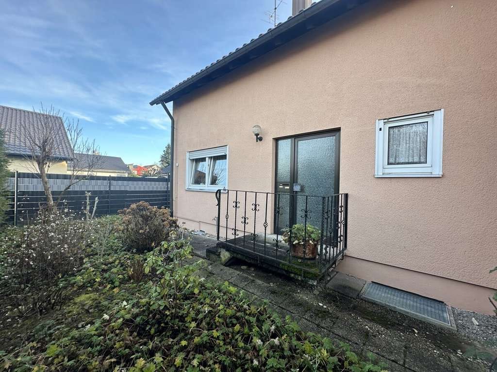 Immobilie in Eschenbach - Bezugsfreie Doppelhaushälfte mit Wohlfühlfaktor in ruhiger Lage - Bild 1