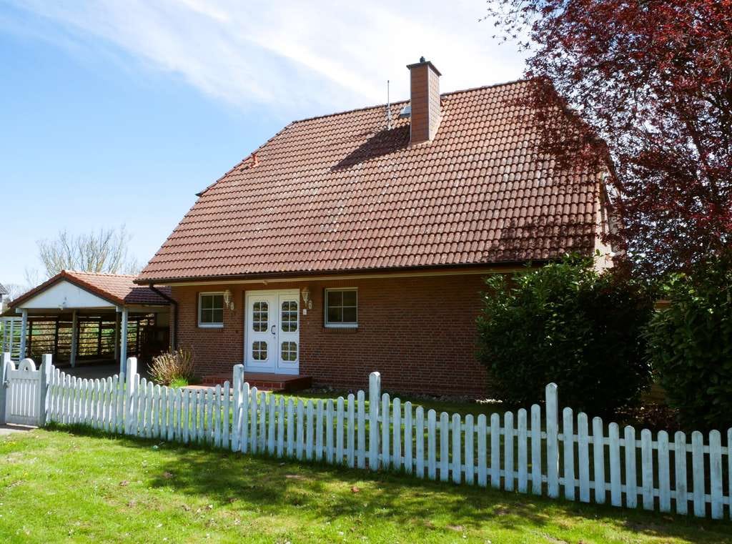 Immobilie in Heiningen - Großzügiges Einfamilienhaus mit Kachelofen am Feldrand in Ortsrandlage - Bild 1