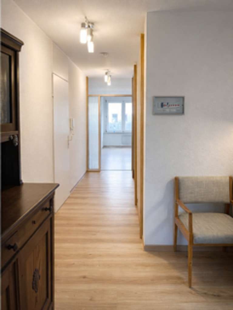 Immobilie in Weinstadt - Endersbach, (schwarzer Peter) 3,5 Zimmer-EG Wohnung, 2 Balkone + TG - Platz, frei - Bild 2