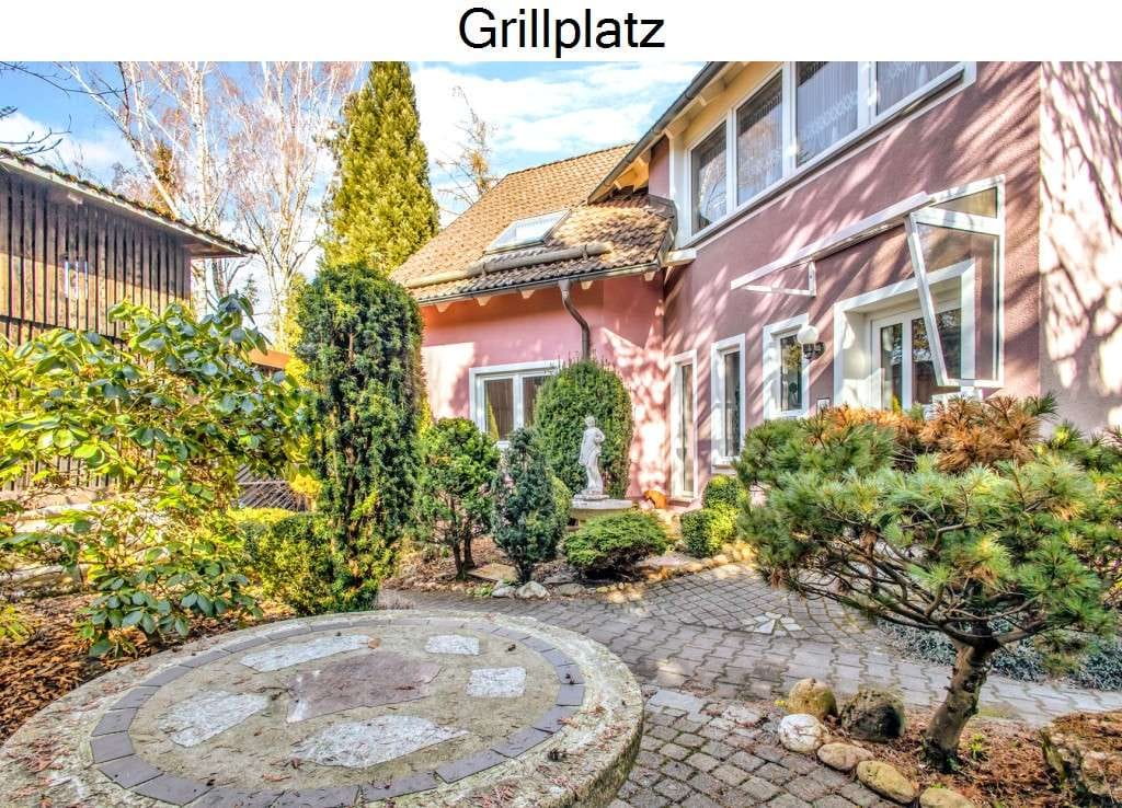Immobilie in Erbendorf - Ruhig gelegen! 4 Familienhaus mit Fernsicht und Entwicklungspotenzial, davon zwei Wohnungen frei - Bild 2