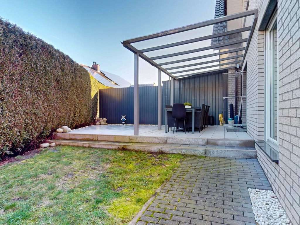 Immobilie in Altenbeken - DHH mit Einliegerwohnung, Balkon & Terrasse - viel Platz für Ihre Familie - Bild 2