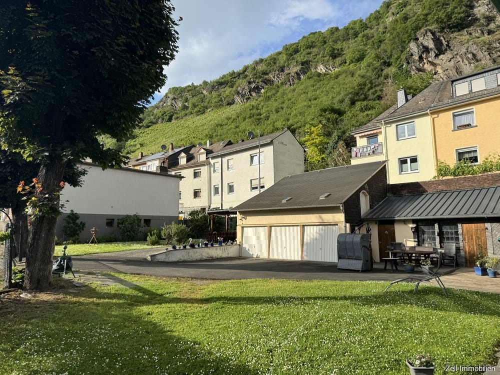 Immobilie in Kaub - Schönes, großzügiges Zweifamilienhaus mit Ferienwohnung auf einem 999 m² großen Grundstück - Bild 2