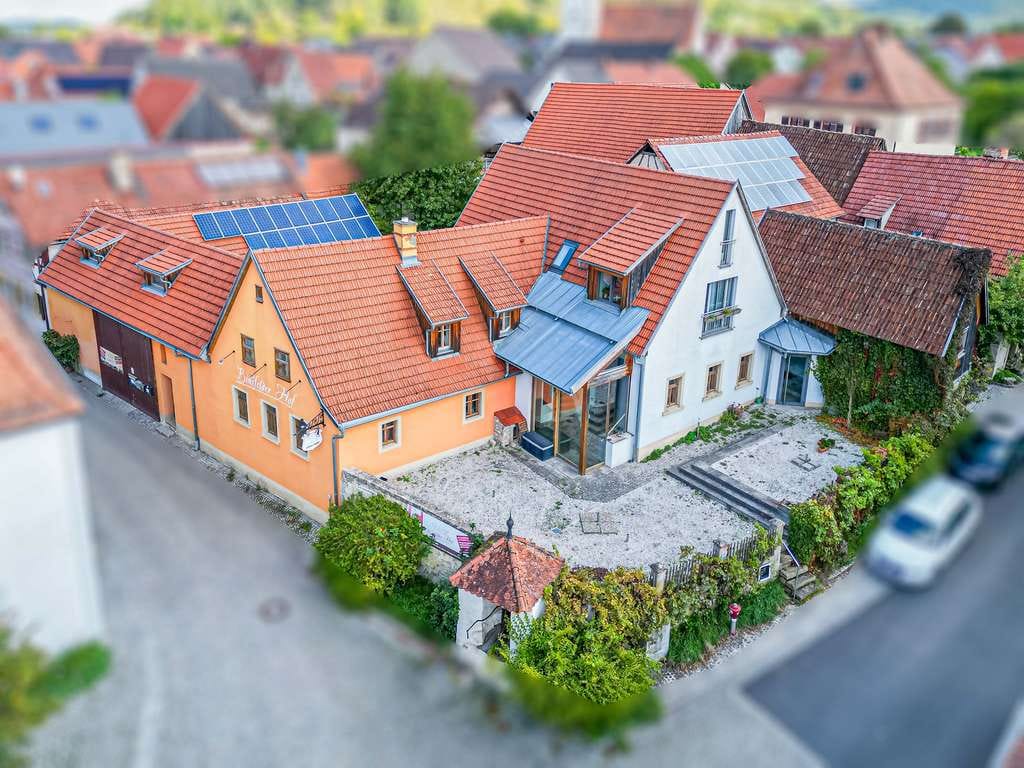 Immobilie in Arnstein - Typisch fränkisch - Gastwirtschaft im Herzen von Binsfeld zu verkaufen ! - Bild 0