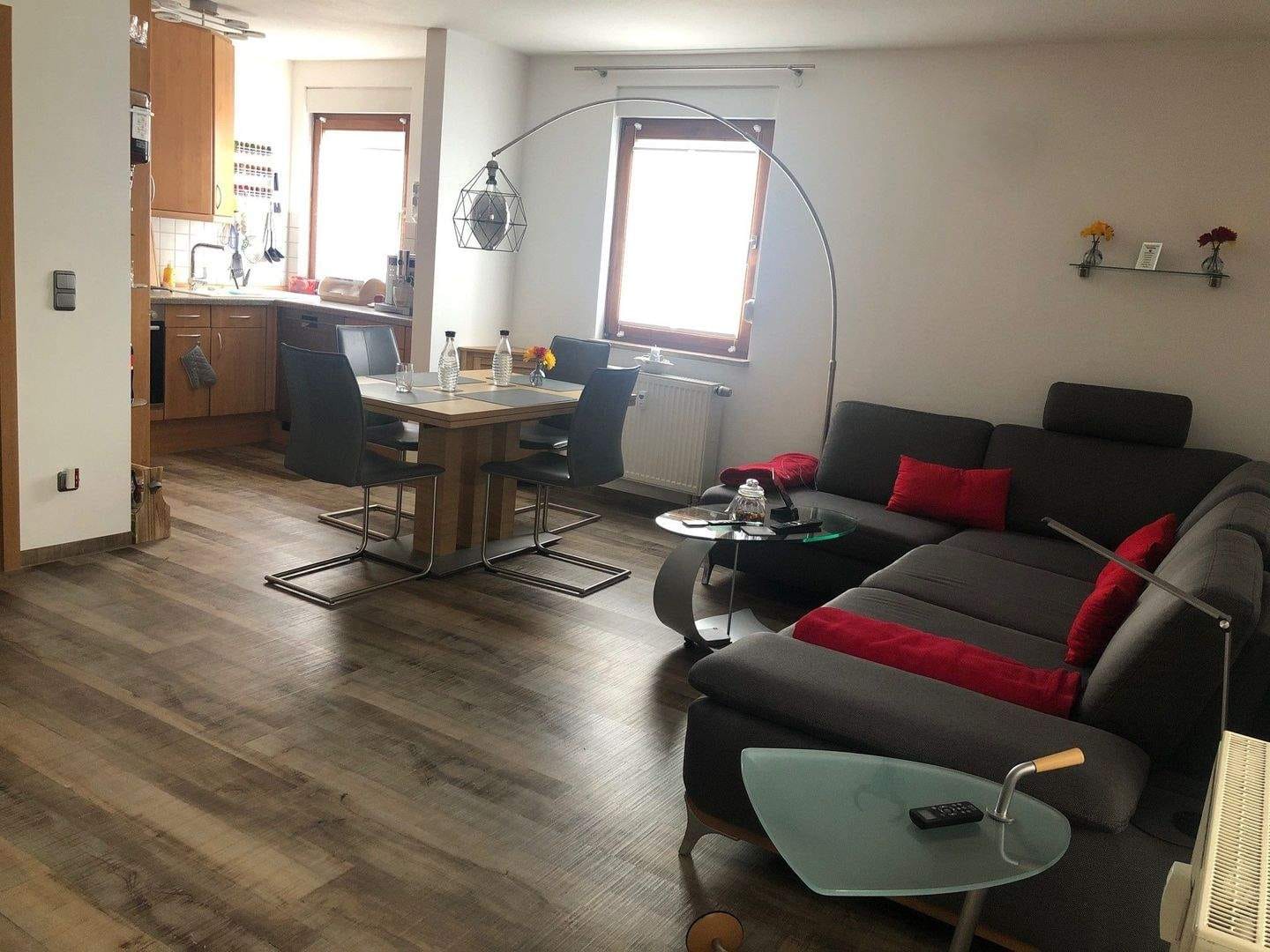 Immobilie in Leinburg - TOP-Maisonette Wohnung mit EBK und überd. Balkon _ PROVISIONSFREI - Bild 1