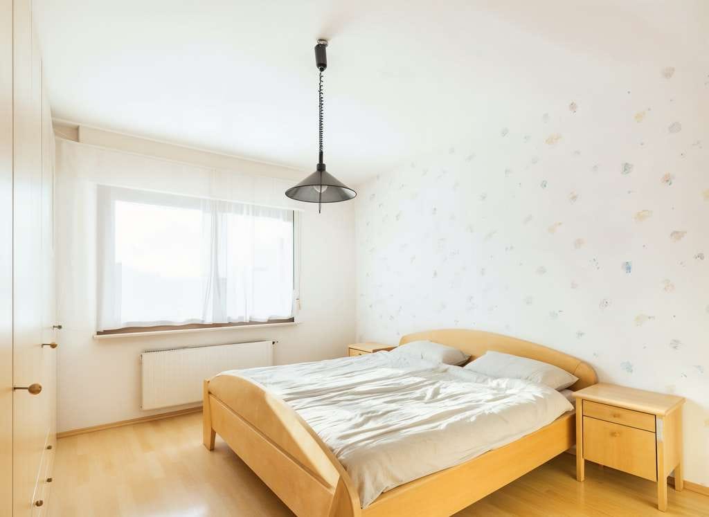 Immobilie in Nagold - Einfamilienhaus mit Einliegerwohnung + 3 Garagen, Panoramablick & Ausbaupotenzial im Dachgeschoss... - Bild 4