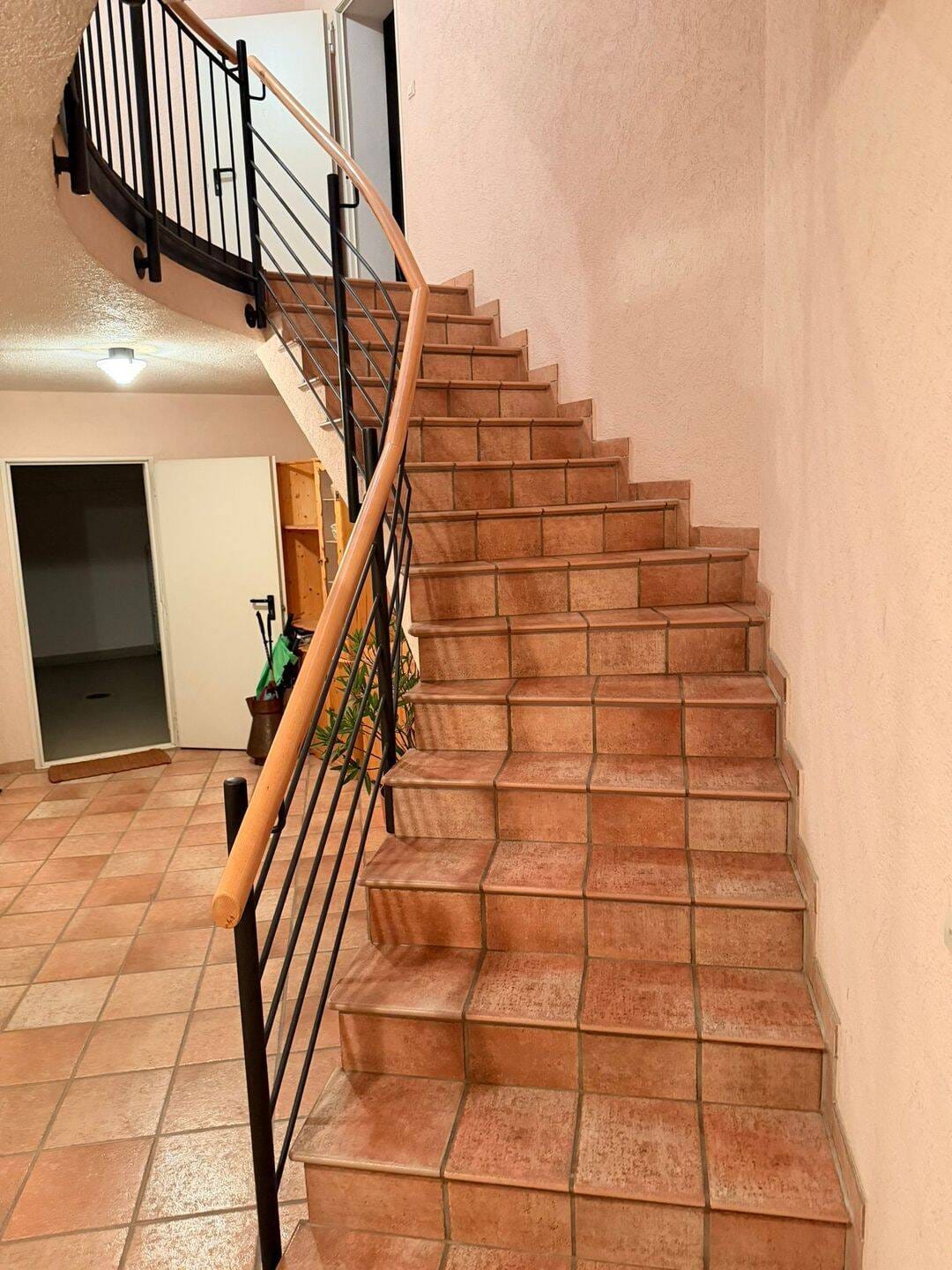 Immobilie in Unterkirnach - Zwei Zimmer, zwei Bäder und eine große Terrasse in sonniger Lage - Bild 2