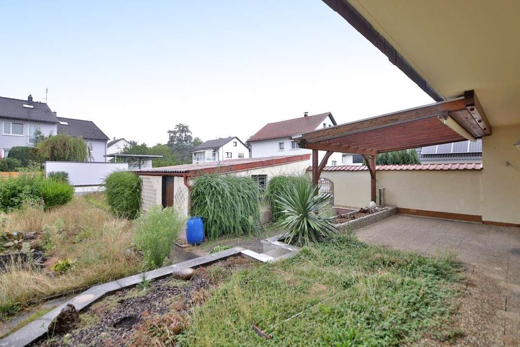 Immobilie in Walzbachtal - Sanierungsbedürftiges Zweifamilienhaus mit 174 qm Wohnfläche auf 649 qm großem Grundstück in ruhiger - Bild 3