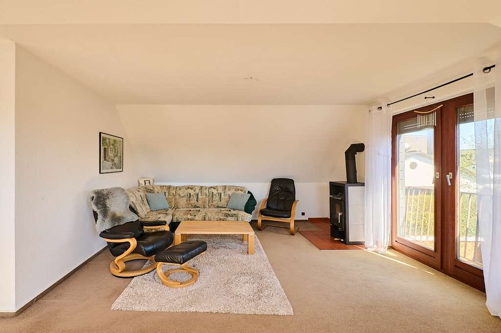 Immobilie in Glinde - VON PRIVAT: Großzügiges Ein- / Zweifamilienhaus mit 173 m² Wfl. + Keller und großer Garage in Glinde - Bild 2
