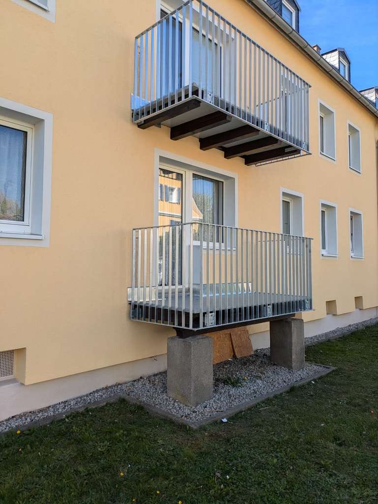 Immobilie in Hof - Modernisierte 2-Zimmer Wohnung mit Balkon - zum Selbstbezug oder als Kapitalanlage - Bild 0