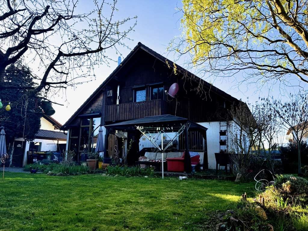 Immobilie in Eich - Einfamilienhaus mit herrlichem Garten und Garage in 67575 Eich am Rhein - Bild 1